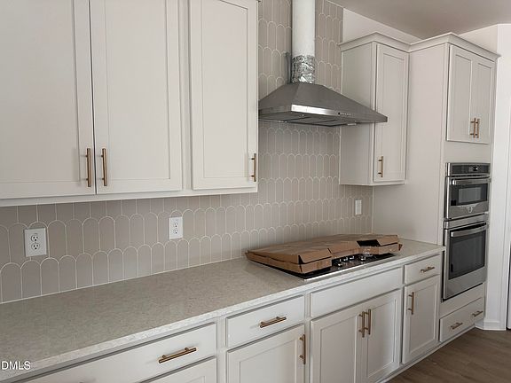 4th image of 916 Fetching Pl #344