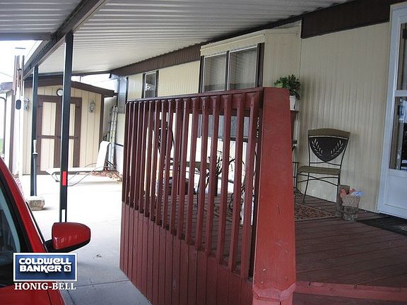 3rd image of 1330 Douglas Ave