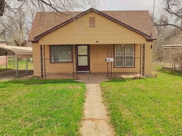 210 S Louisiana Ave, Mangum, OK 73554