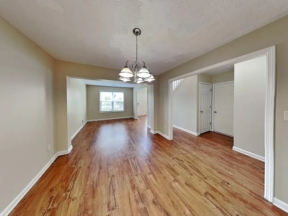 4 bed, 2.5 bath, 2052 sqft, $1,429 — Photo 3