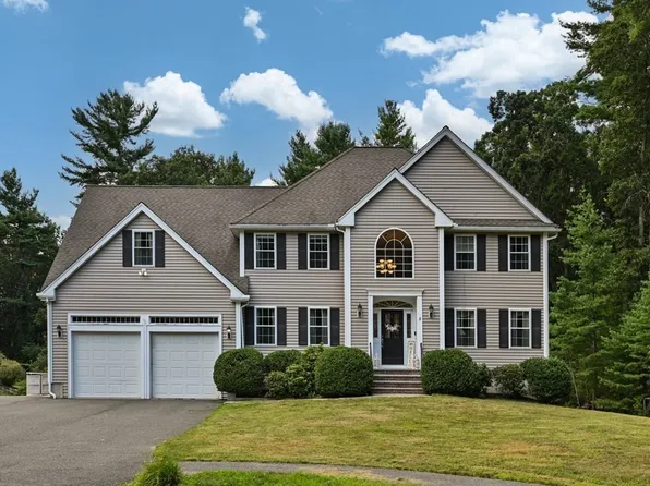 8 Yankee Woods Dr, North Reading, MA 01864