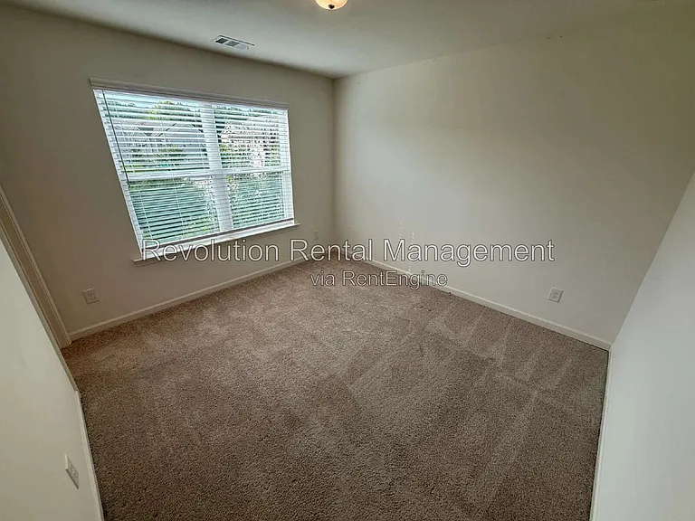 565 Morrow Ln SW — Photo 5
