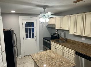 304 Carson St, Philadelphia, PA 19128