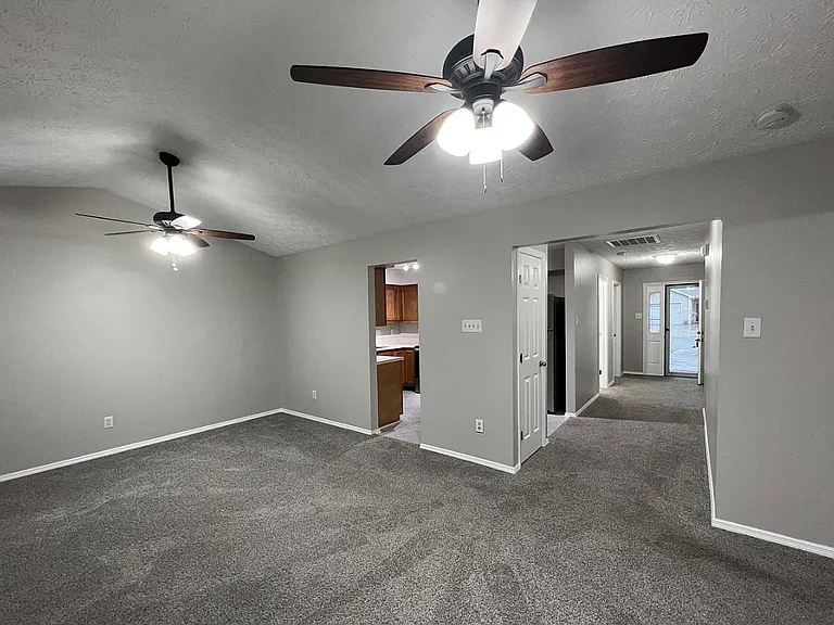 1013 Ashley Michelle Ct — Photo 6