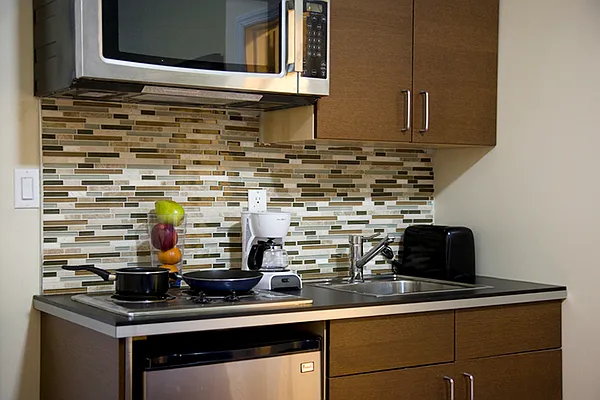 Rented by Easy Rental LLC | media 25