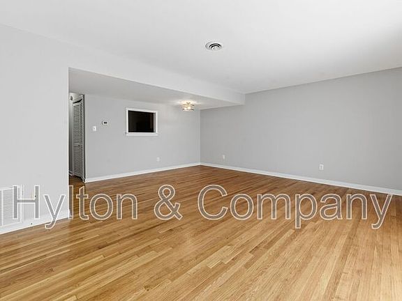 5th image of 3203 Delaware Ave