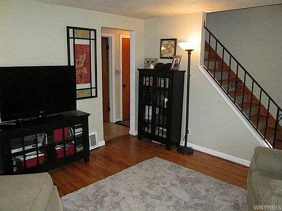 3rd image of 119 Lamont Dr