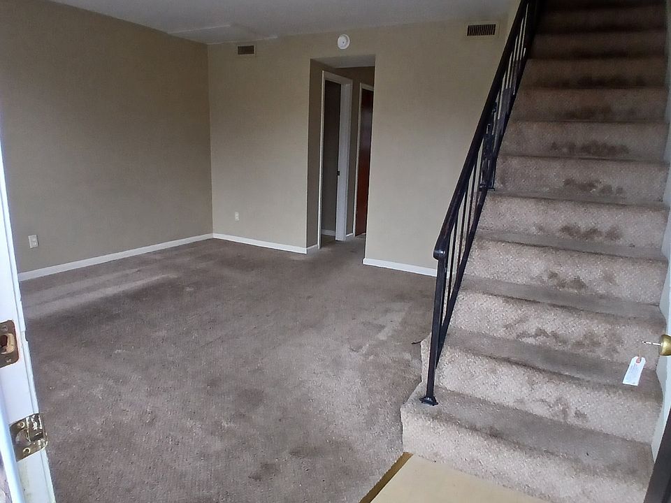 2nd image of 3805 Charleston Dr NE #8