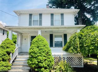 99 Glenn St, Barberton, OH 44203