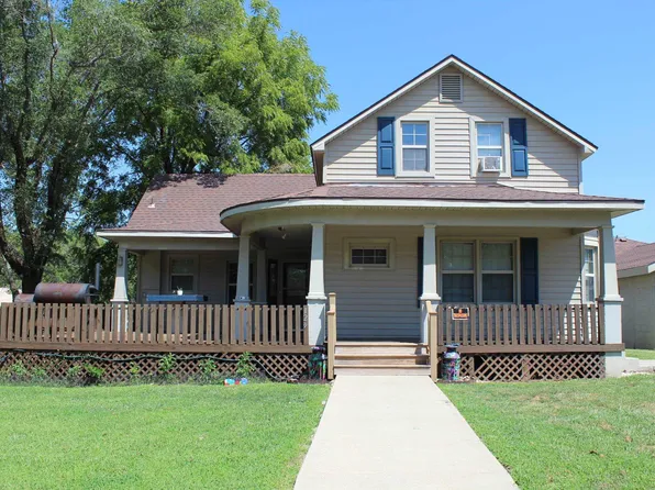 129 W 7th St, Lyndon, KS 66451