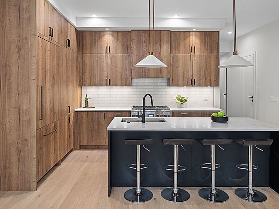 2nd image of 3019 N Lincoln Ave #4