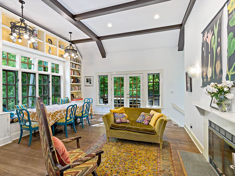 1st image of 581 Croton Ave