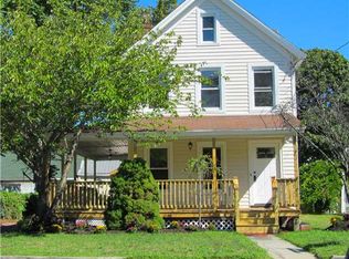 15 Edwards St, Patchogue, NY 11772