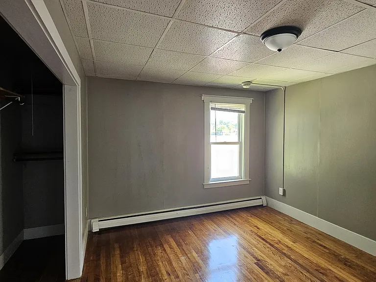 799 Railroad St #4 — Photo 6