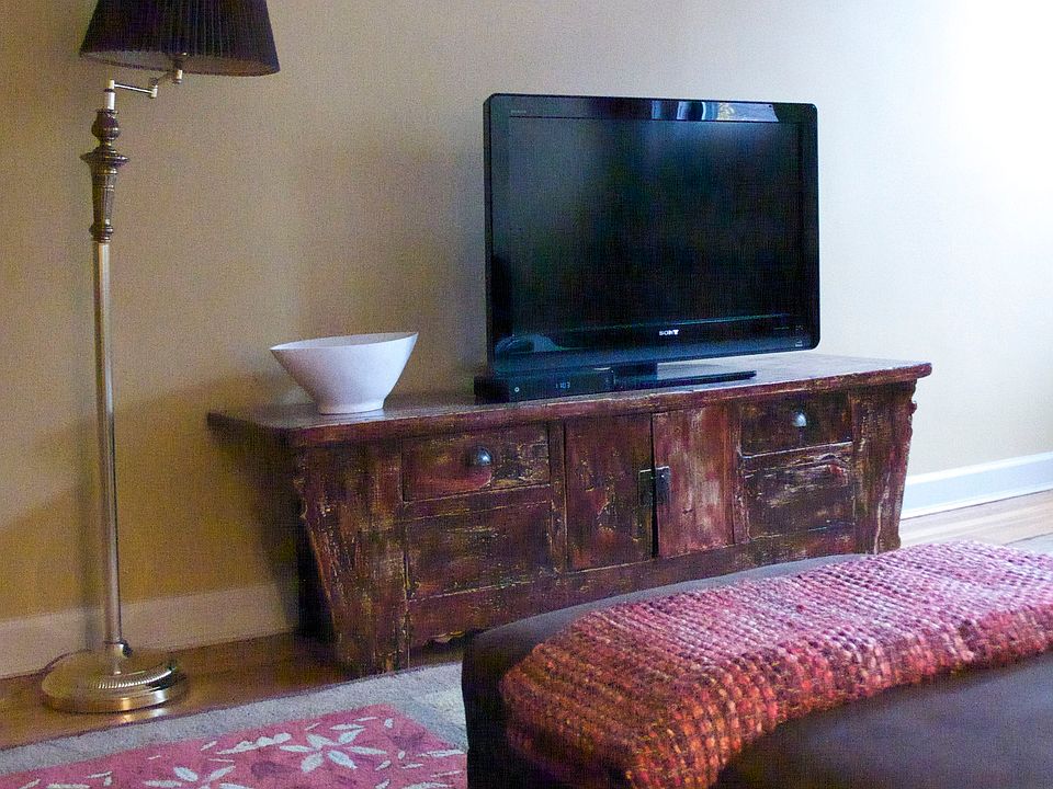 Spacious Living Room