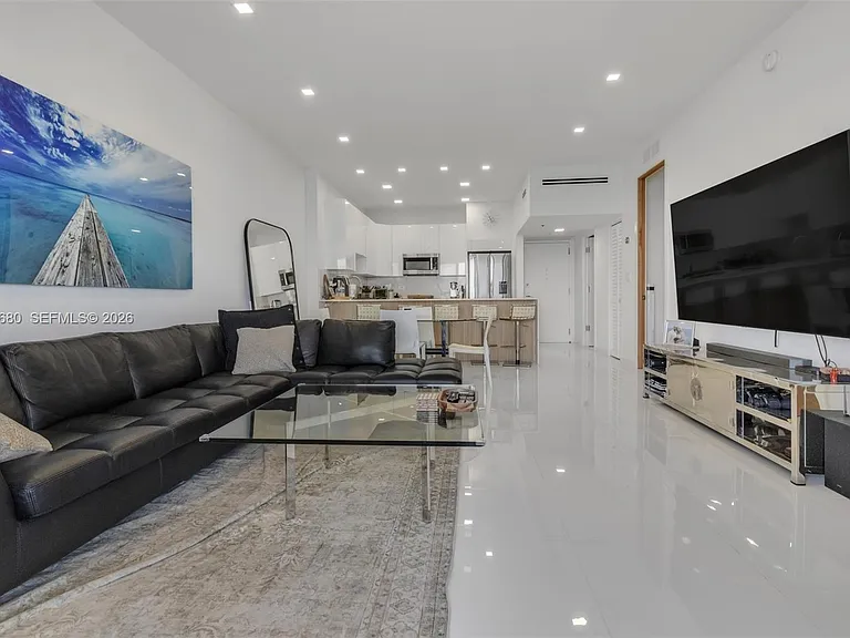 5701 Collins Ave #Penthouse 08 — Photo 4