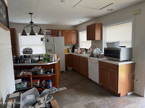 5th image of 102 Victoria Rd