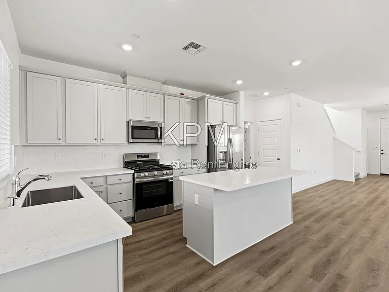 10925 Admiral Cove Way #1 — Photo 5
