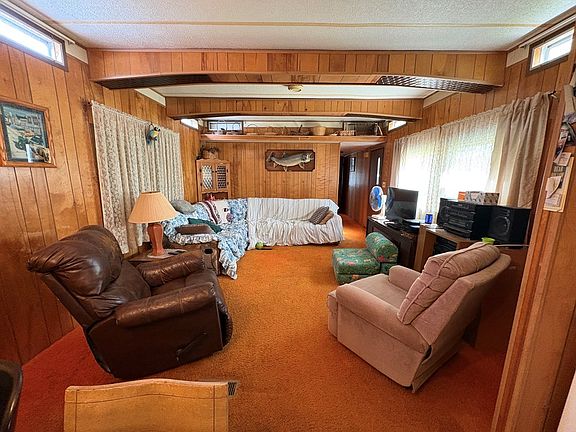 3rd image of 1648 Grover Hollow Rd