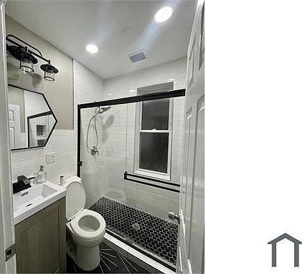 3rd image of 5241 S Paulina St #1