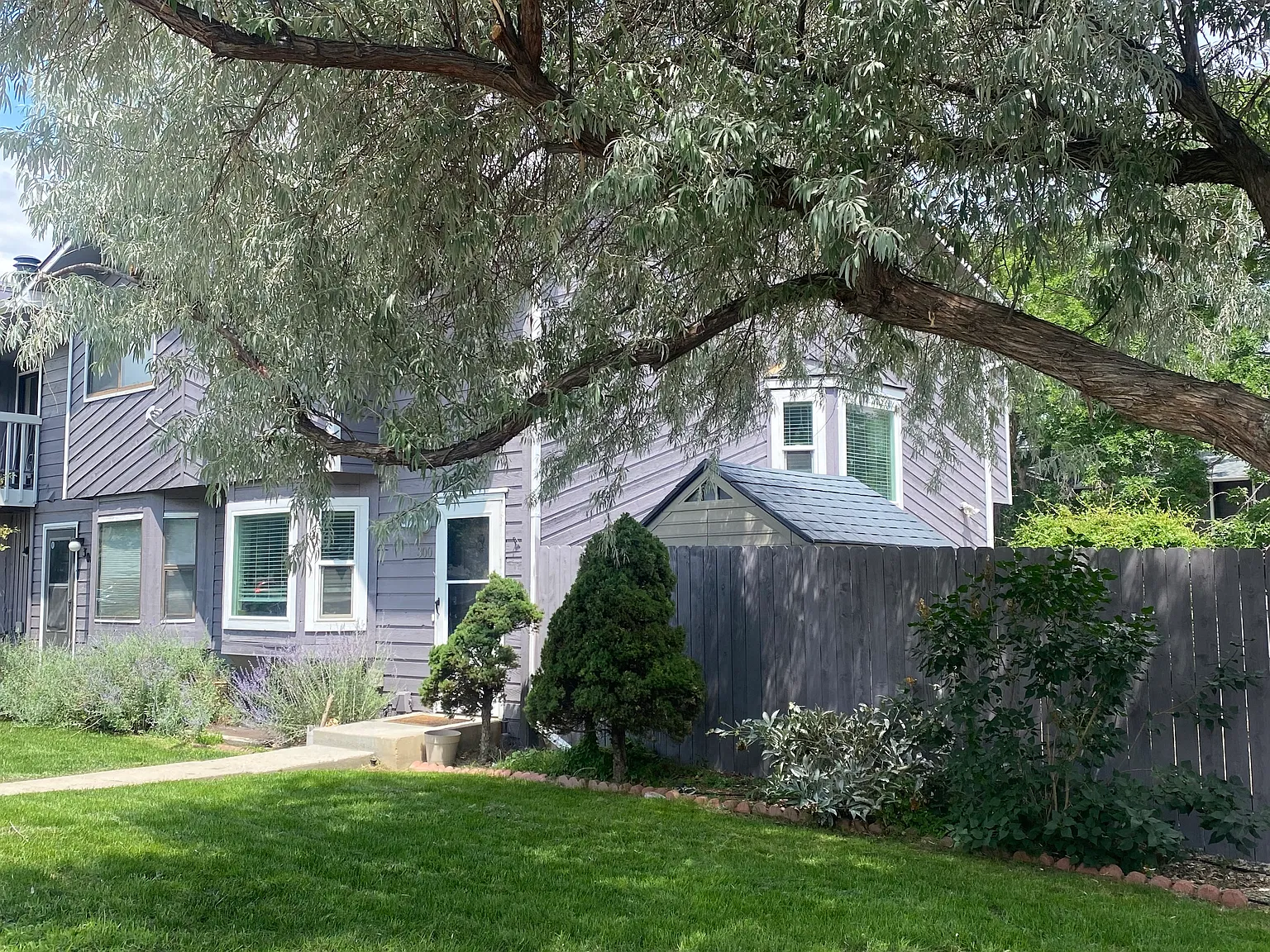 3 bed, 2.5 bath, 1800 sqft, $2,385 — Photo 1