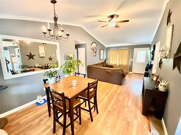 3rd image of 95 Pecks Creek Ct