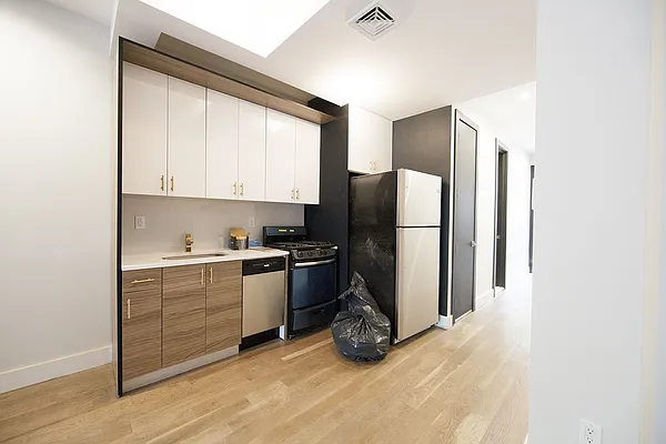 Rented by Brooklyn Group | media 36