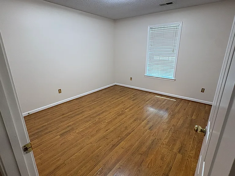 3444 Kenbridge Dr — Photo 9