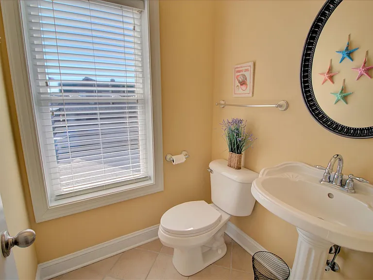 211 Goldsboro Dr — Photo 23