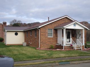 601 2nd Ave, Paden City, WV 26159