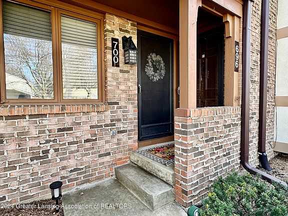 3rd image of 700 Moorland Dr #12