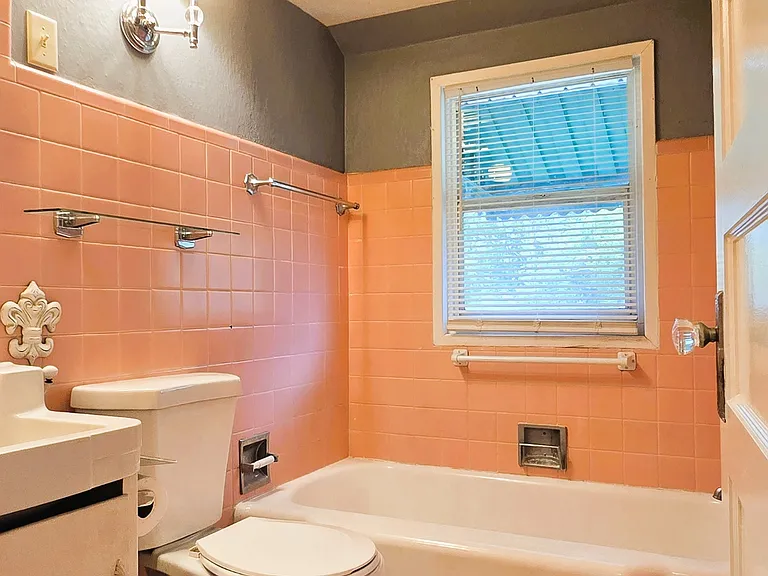 240 Masterpiece Rd — Photo 16