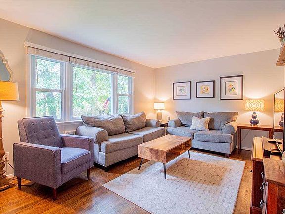 4th image of 97 Horton Dr