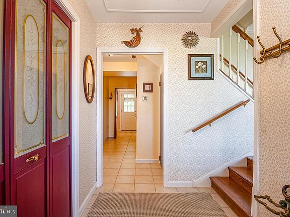 4th image of 450 Silver Brook Dr