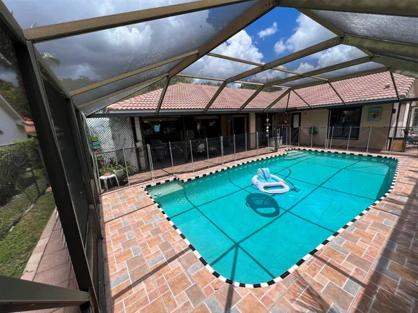 4922 NW 49th Avenue, Coconut Creek, FL 33073