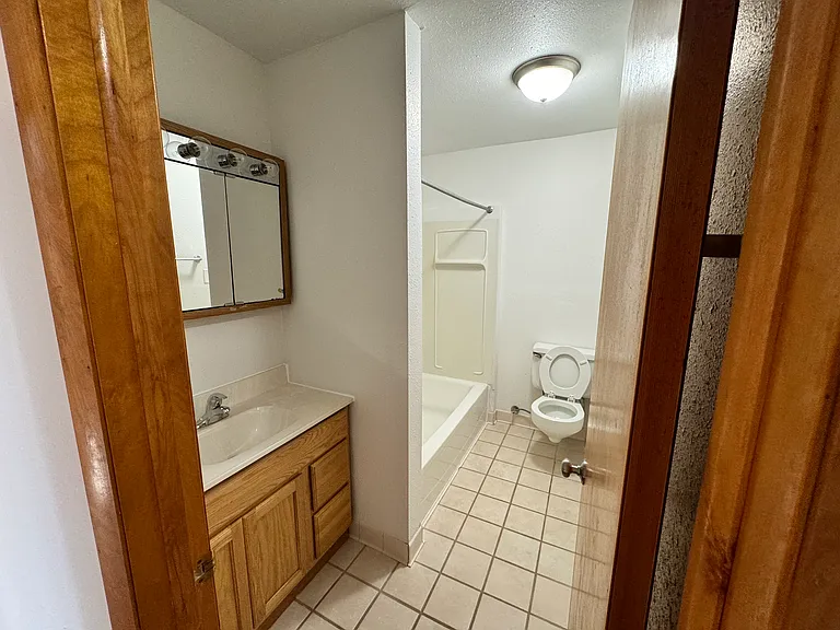 Cliffside Apartments — Photo 7