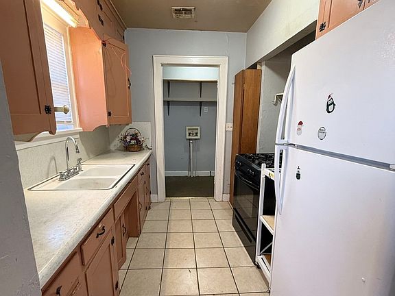 3rd image of 2812 NW 20th St