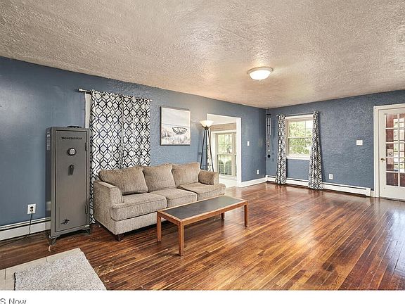 4th image of 545 Moreley Ave
