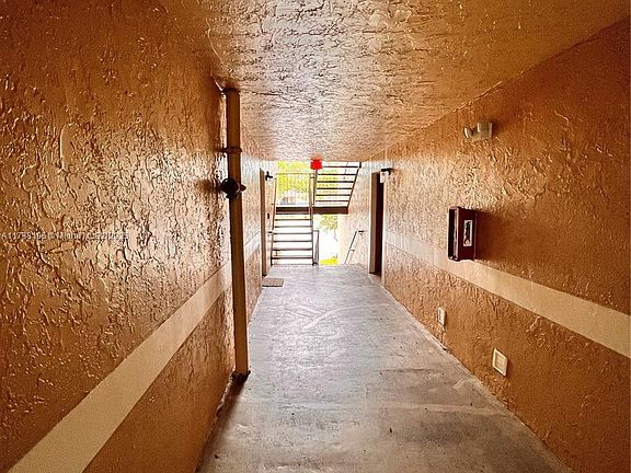 5th image of 400 Palm Cir W APT 204