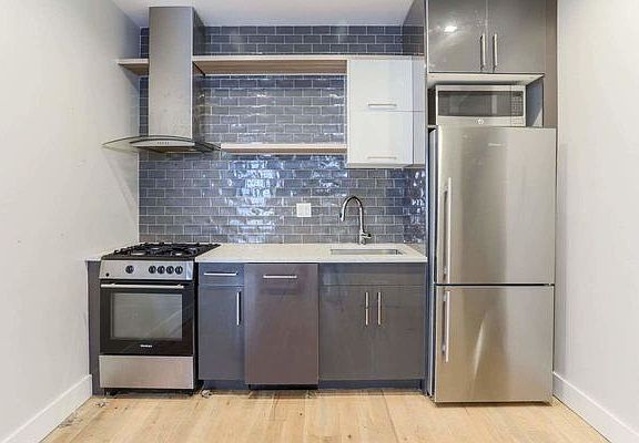 2nd image of 717 De Kalb Ave #3A