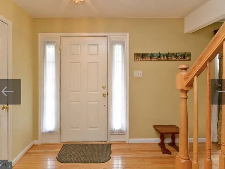 358 Fairfield Dr — Photo 5