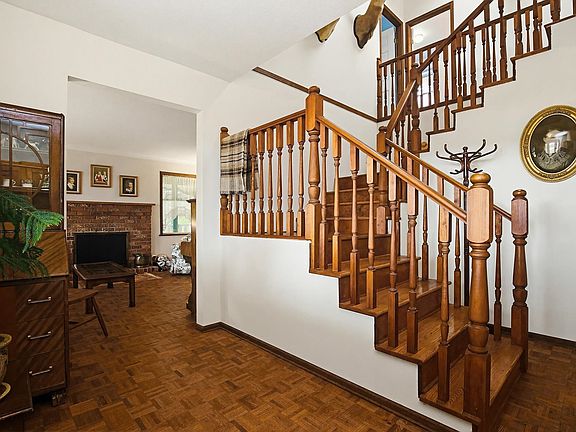 4th image of 30199 Silverdale Ave