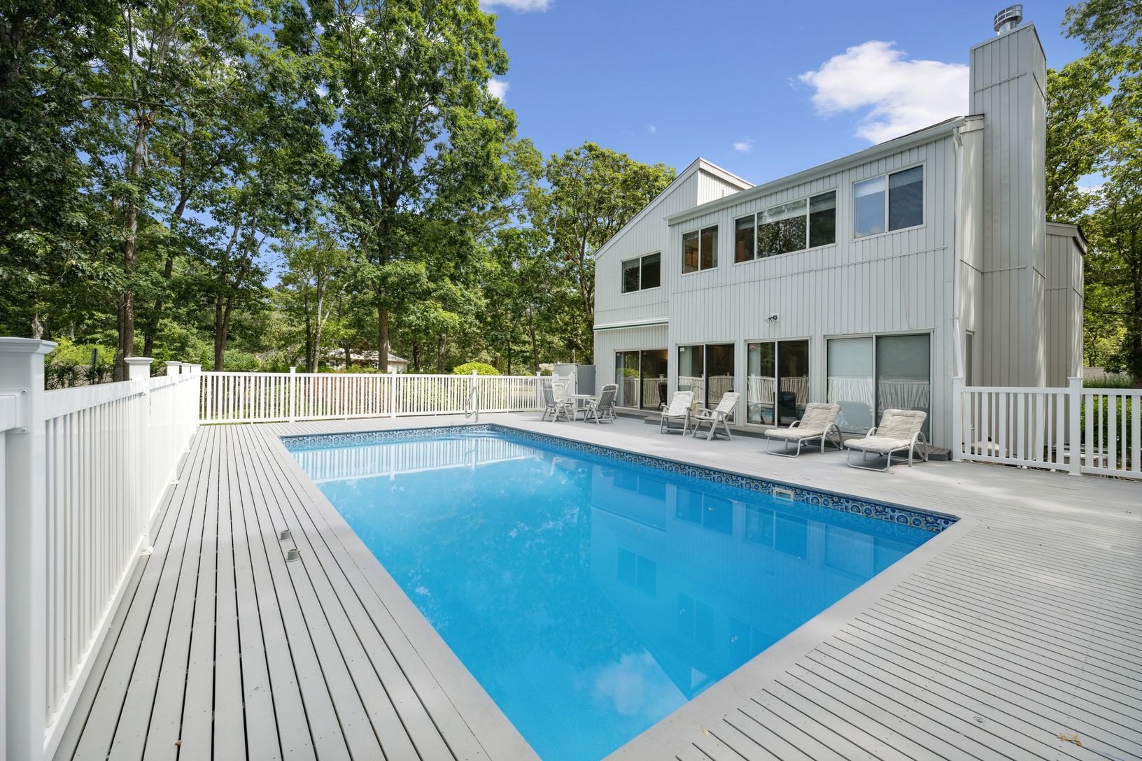  POOL DECK