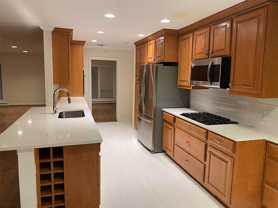 2nd image of 3643 Mid Pines Dr