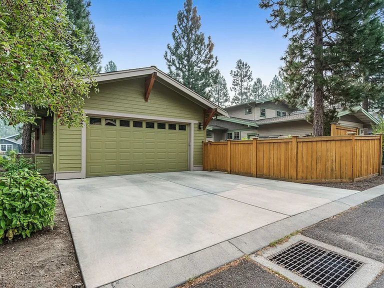 2333 NW Lolo Dr — Photo 25