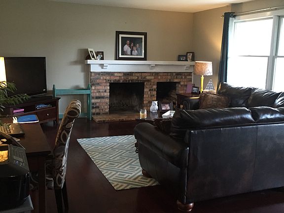 2nd image of 1144 S Dawn Dr