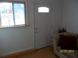 1 Oakley Ave, Massapequa, NY 11758