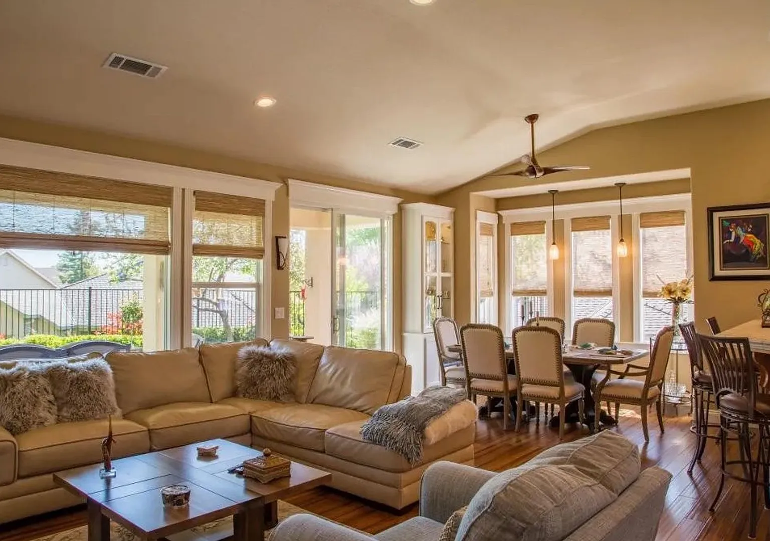 Gorgeous Saddle Creek Home Includes Sports Membership!! — Photo 3