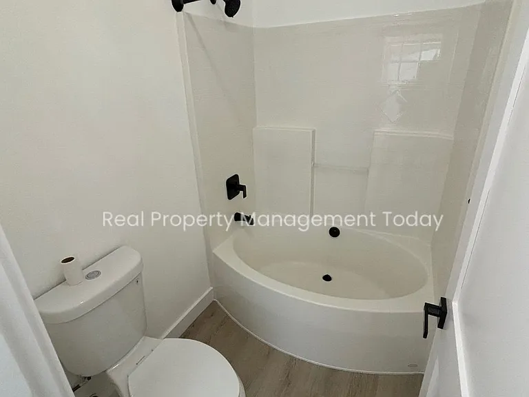 105 Lane Blvd NW — Photo 10