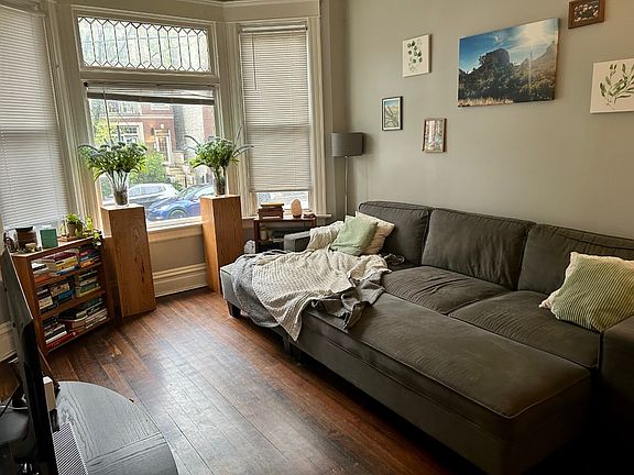 2nd image of 2552 N Southport Ave APT 1F